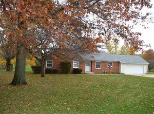 5988 W Hilltop Dr, Frankfort, IN 46041