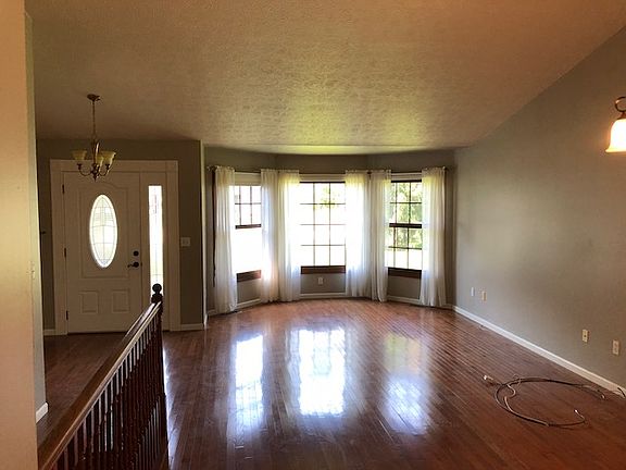 3rd image of 295 Dolores Dr