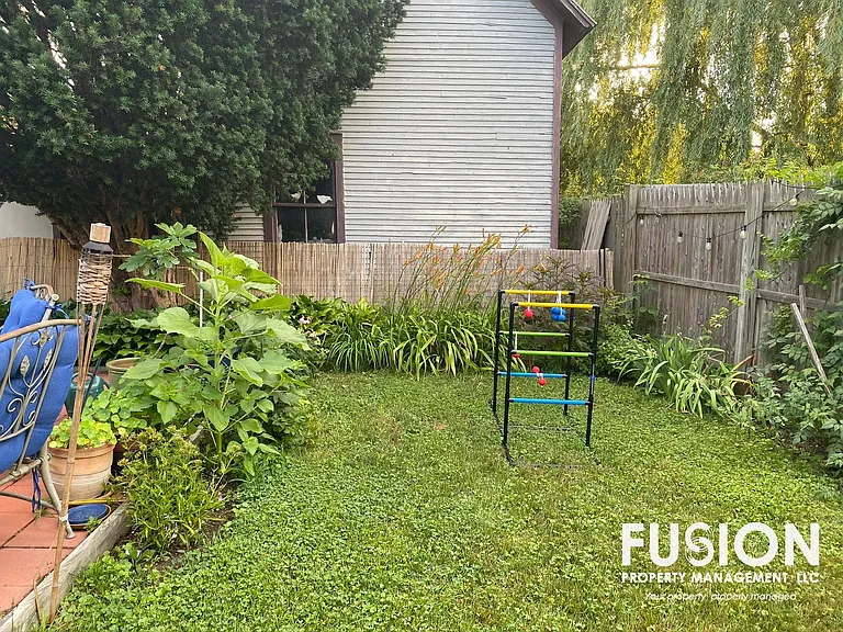 54 Elm St — Photo 27