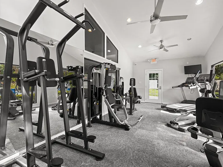 The Pointe at Carrollwood — Photo 20