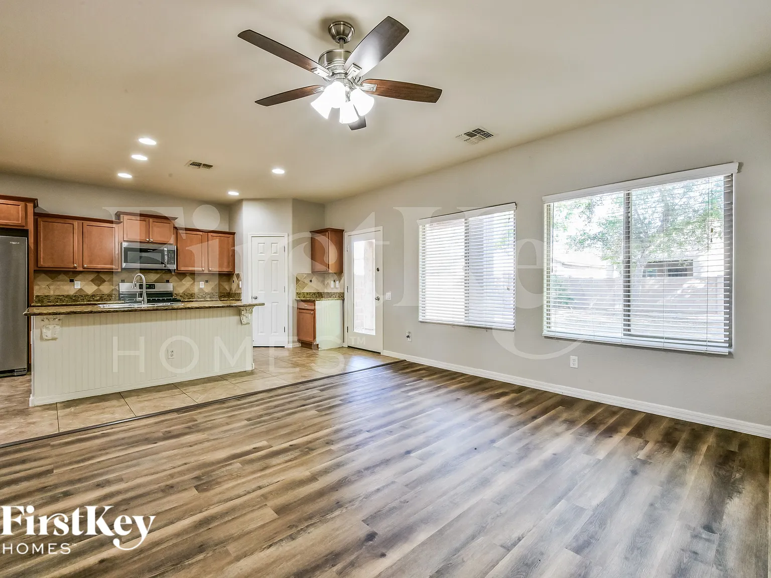 3 bed, 2.5 bath, 1902 sqft, $2,530 — Photo 3