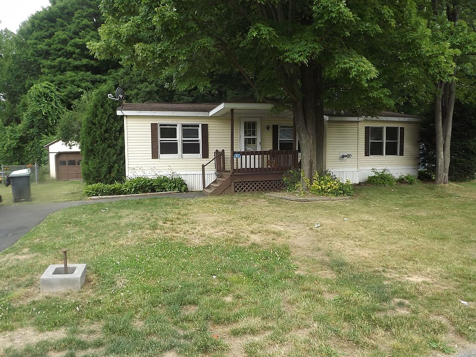 1st image of 31 Lakeside Dr
