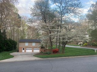 607 Woodberry Dr, Mooresville, NC 28115