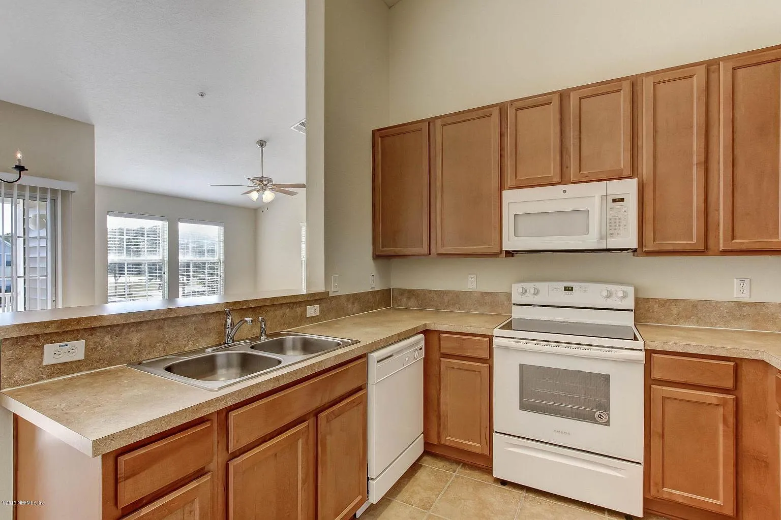 2 bed, 1150 sqft, $1,500 — Photo 2