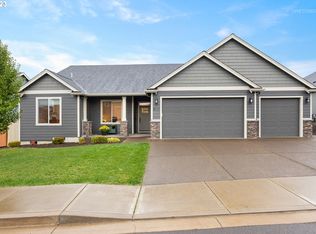 846 N 8th St, Carlton, OR 97111