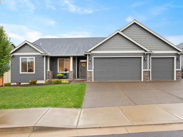 846 N 8th St, Carlton, OR 97111