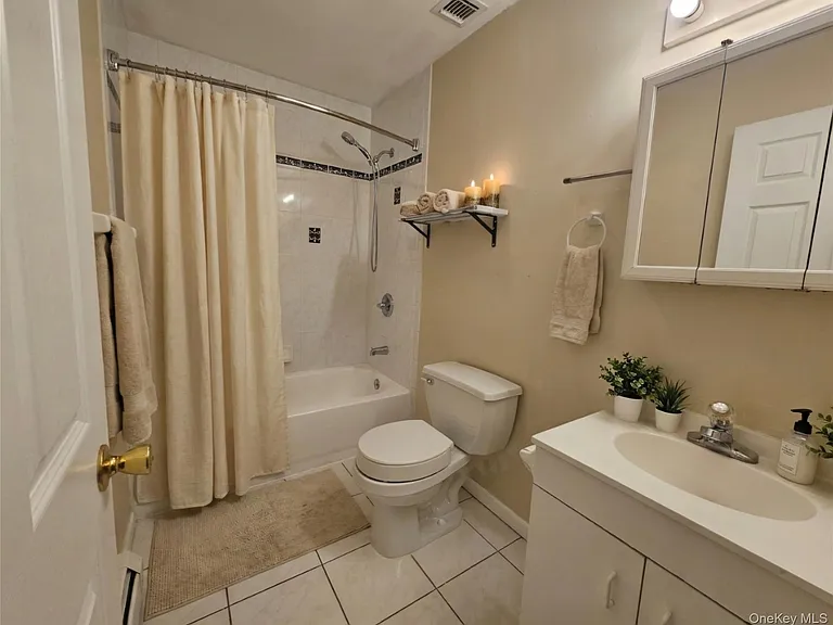 100 Boniface Dr #15D — Photo 16