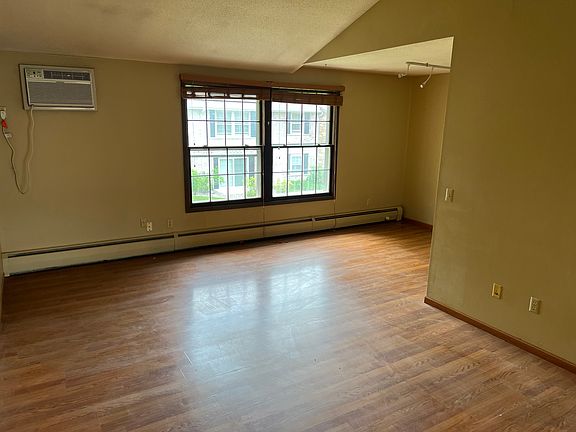 3rd image of 818 Old Settlers Trl APT 7