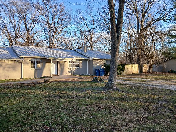 From front yard looking at front of residence.