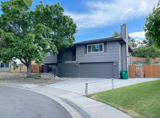 1055 Mark Allen Cir, Reno, NV 89503