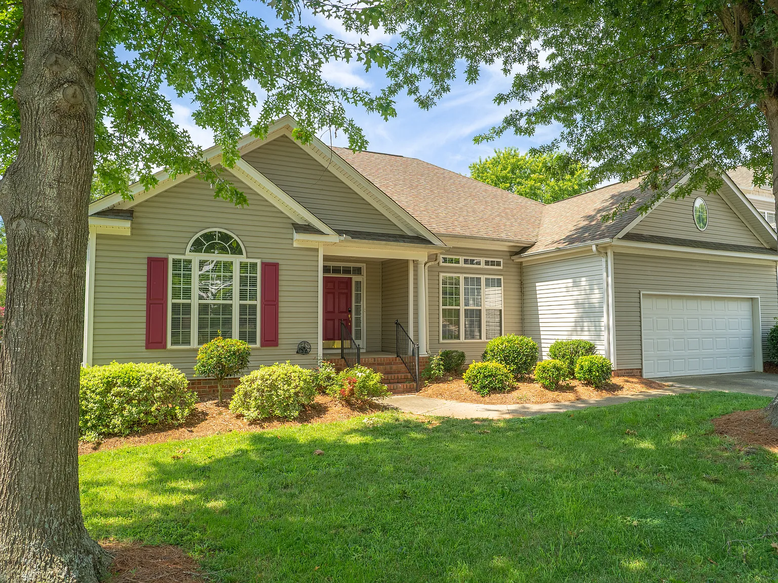 4 bed, 2.5 bath, 2441 sqft, $3,000 — Photo 1