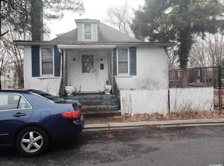 45 13th St, Locust Valley, NY 11560