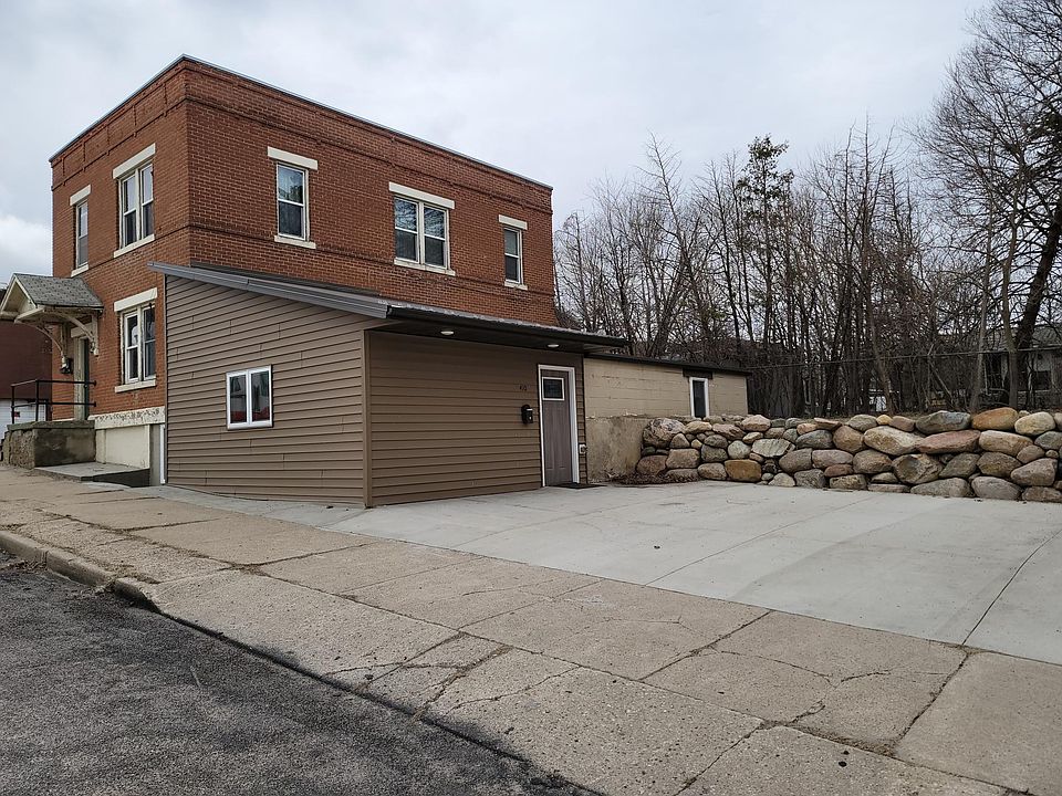 1st image of 410 1st St S