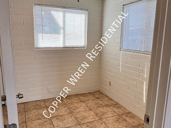 5th image of 218 S 3rd St #218