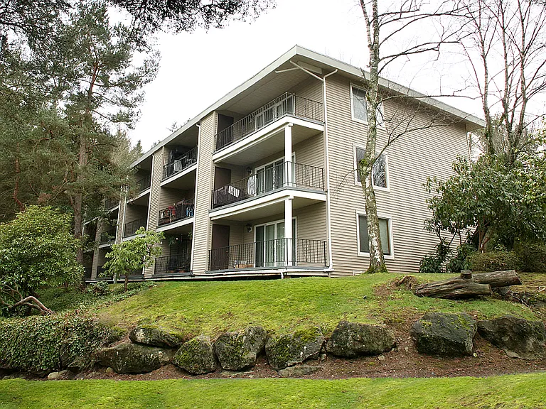 Hill Crest Apartments — Photo 4