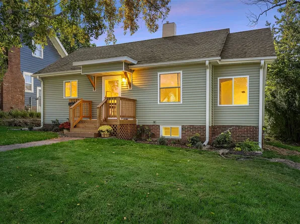 1715 8th Ave SE, Cedar Rapids, IA 52403