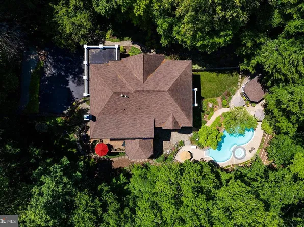 8615 Hampton Way, Fairfax Station, VA 22039