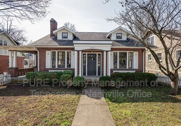 1507 Cedar Ln — Photo 2