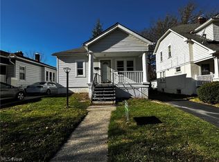 956 Selwyn Rd, Cleveland, OH 44112