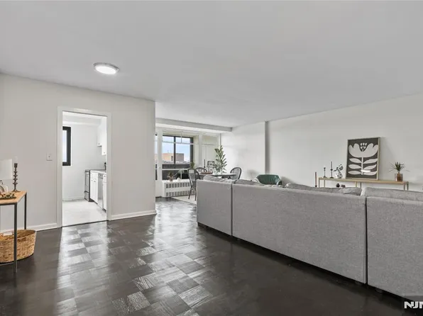 90 Prospect Ave APT 9D, Hackensack, NJ 07601