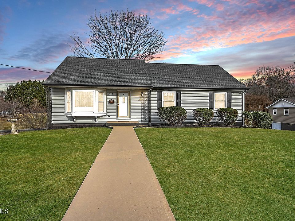 1st image of 1512 Lakeview Drive