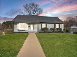 1512 W Lakeview Dr, Johnson City, TN 37601