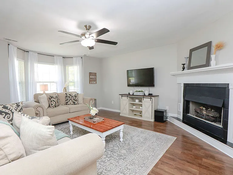 1619 Lafayette Blvd — Photo 10