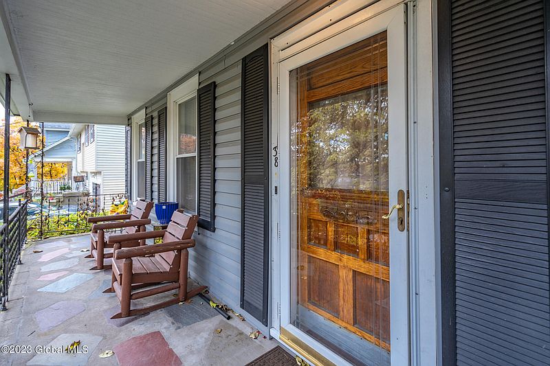 3rd image of 38 Cromer Avenue