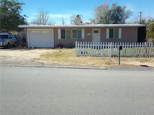 7454 Acoma Trl, Yucca Valley, CA 92284