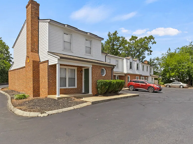 Parkins Ridge Town Houses — Photo 7