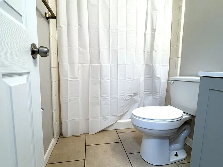 195 E Pacific Ave — Photo 13