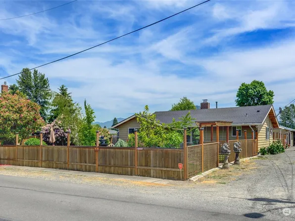 184 S Spruce Street, Buckley, WA 98321