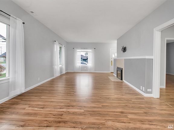 5th image of 155 Chenault Ave