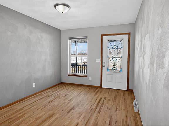5th image of 645 Garfield Ave