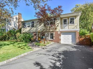 6 Dunes Ln, Port Washington, NY 11050