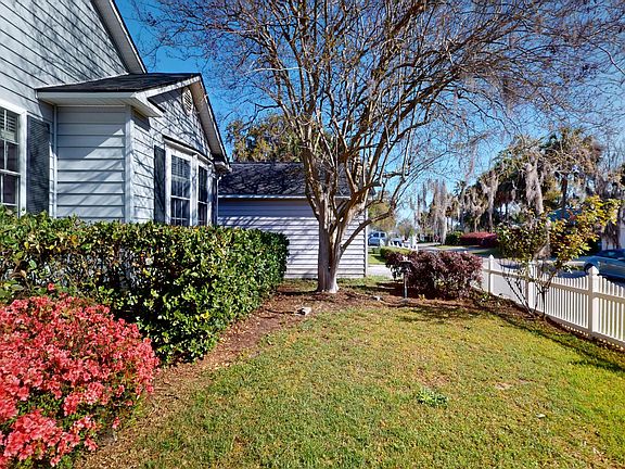 2nd image of 46 White Pond Boulevard
