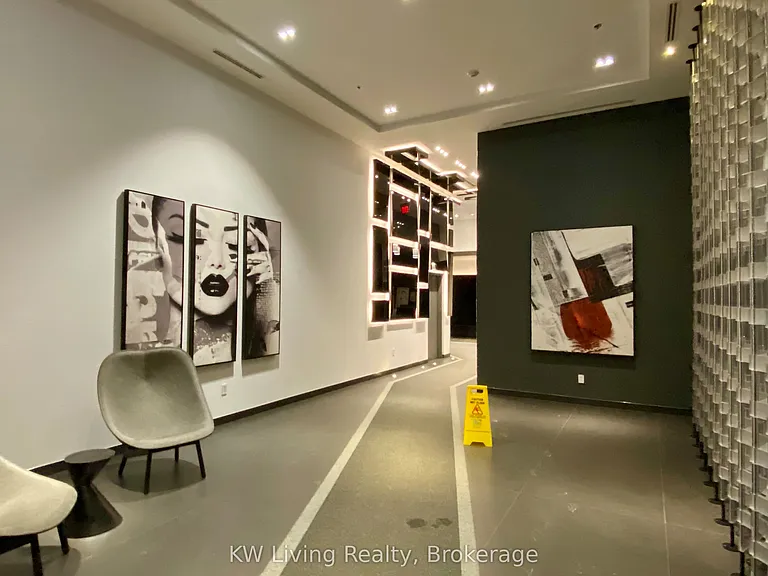 318 Richmond St W #2504 — Photo 3
