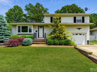 37 Finley Rd, Edison, NJ 08817