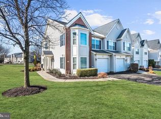 106 Silver Oak Ct, Warminster, PA 18974