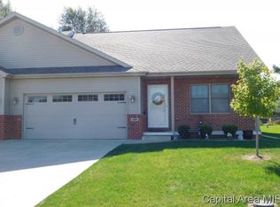 1066 Ravina Dr, Chatham, IL 62629