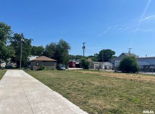 1120 W 3rd St, Davenport, IA 52802