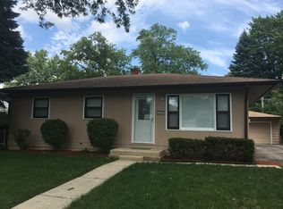 299 Rosewood Ave, Buffalo Grove, IL 60089