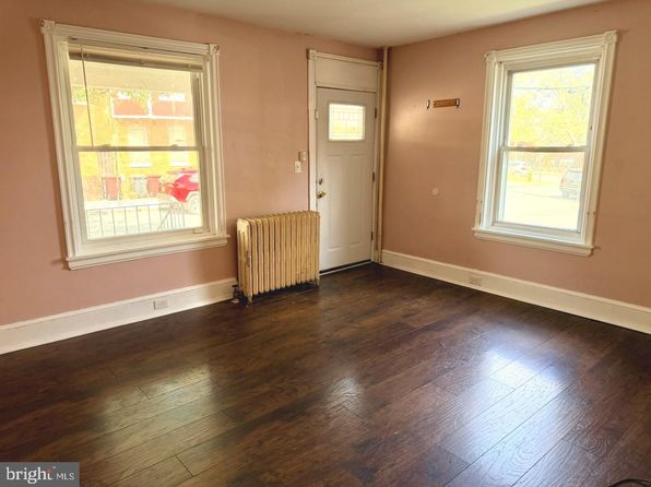 400 W 3rd St