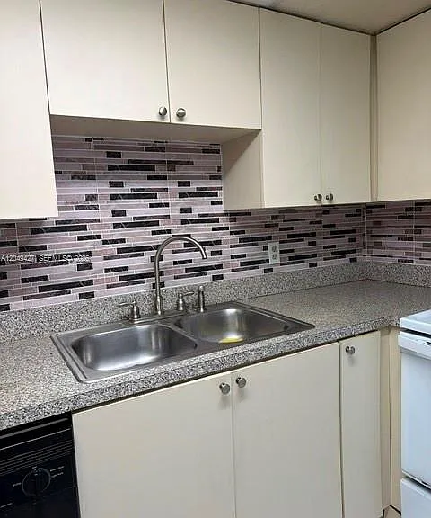 2055 SW 122nd Ave #101 — Photo 6