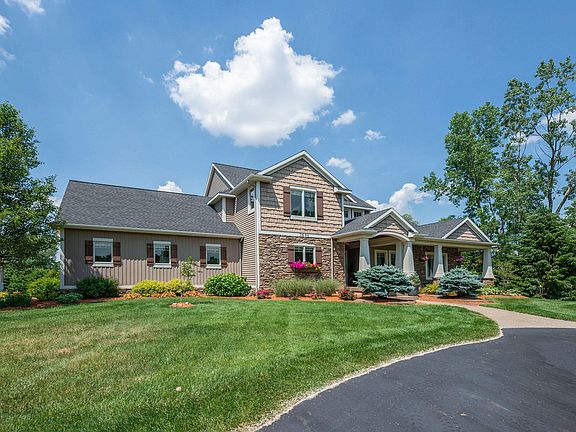 2nd image of 7684 Twin Acres Ct