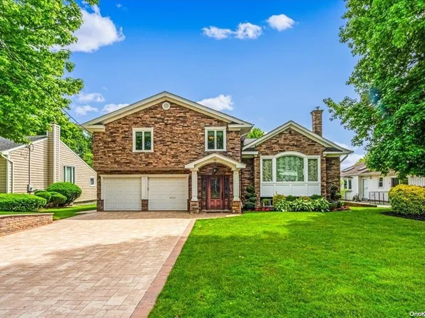 26 Piper Drive, Searingtown, NY 11507