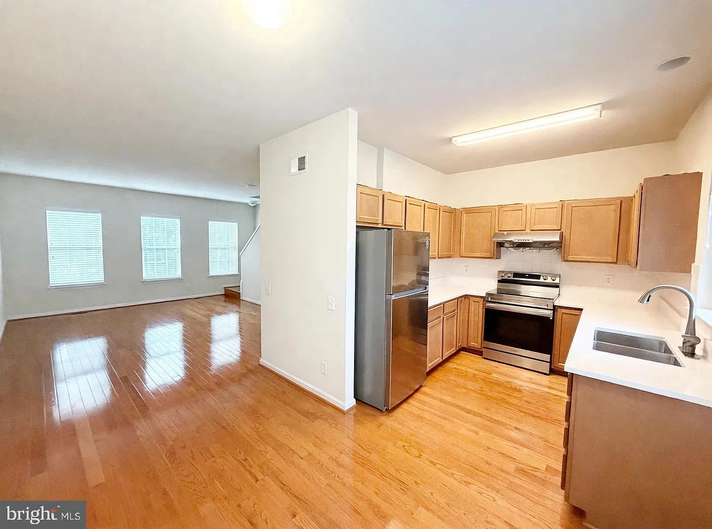 3 bed, 2.5 bath, 1528 sqft, $2,650 — Photo 2