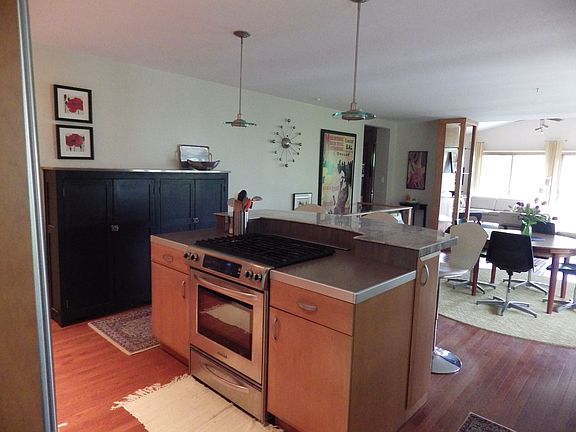 4th image of 1215 Avenue B