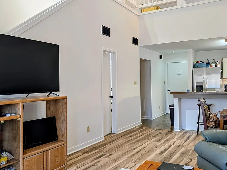 1510 Harbourside Dr — Photo 4