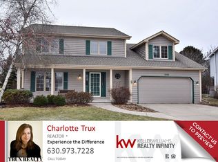 1000 Lockwood Ln, Batavia, IL 60510